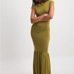 NWT! NA-KD Olive Green Maxi Dress